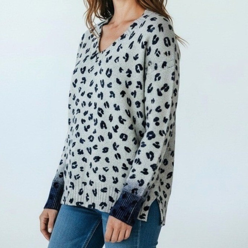 NIC+ZOE Leopard Print V Neck Sweater Size M Womens Gray Knit Oversize Pullover